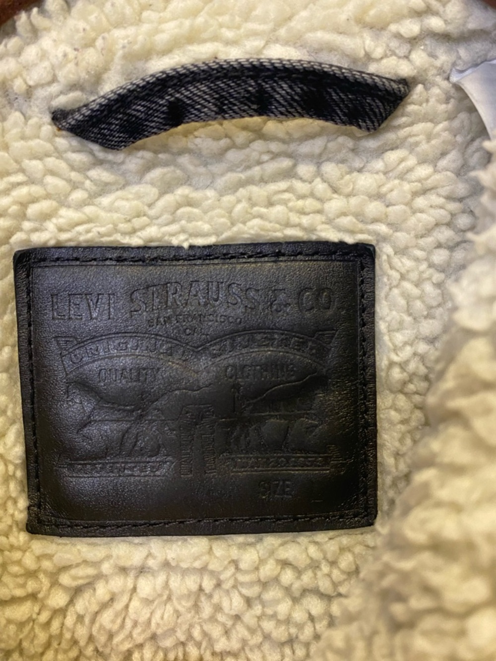 Levi's Type III Sherpa Trucker Jacket - Faded Black - L - Picture 3 of 16